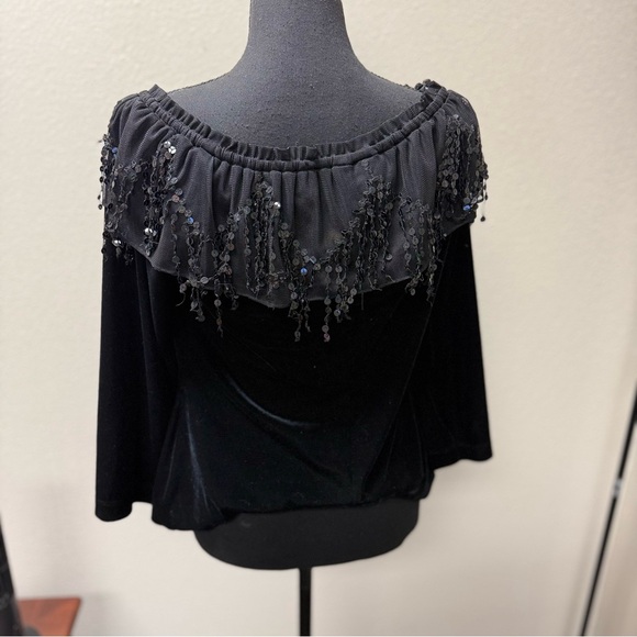 Cachet Velvet Elegant Black Off-Shoulder Top with Sequin Detail. Size Large - Picture 4 of 7